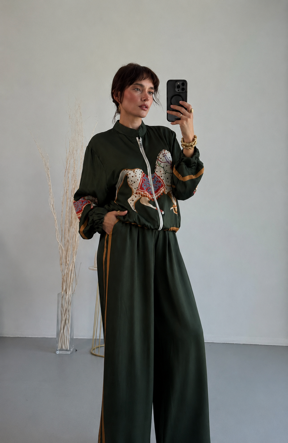 Bomber y Pantalones de Seda