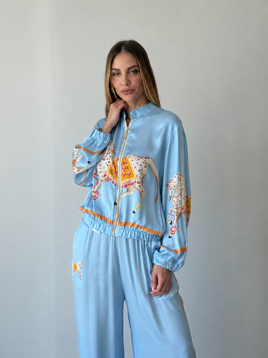 Bomber y Pantalones de Seda